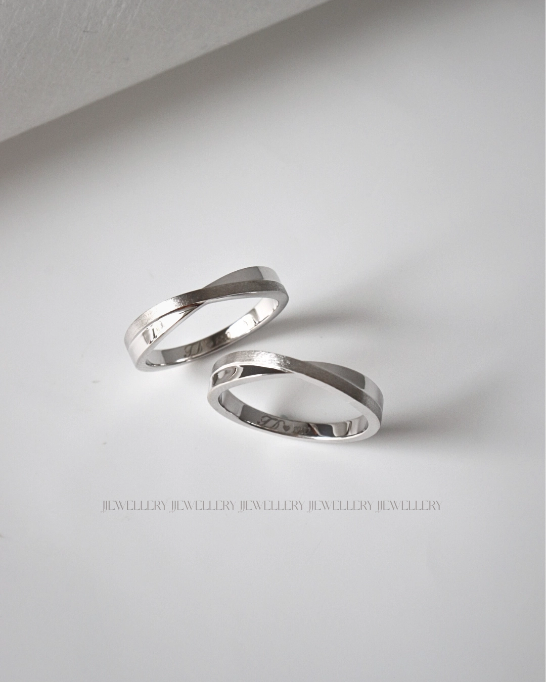 Nhẫn cưới tphcm cách chọn nơi làm nhẫn hợp tay