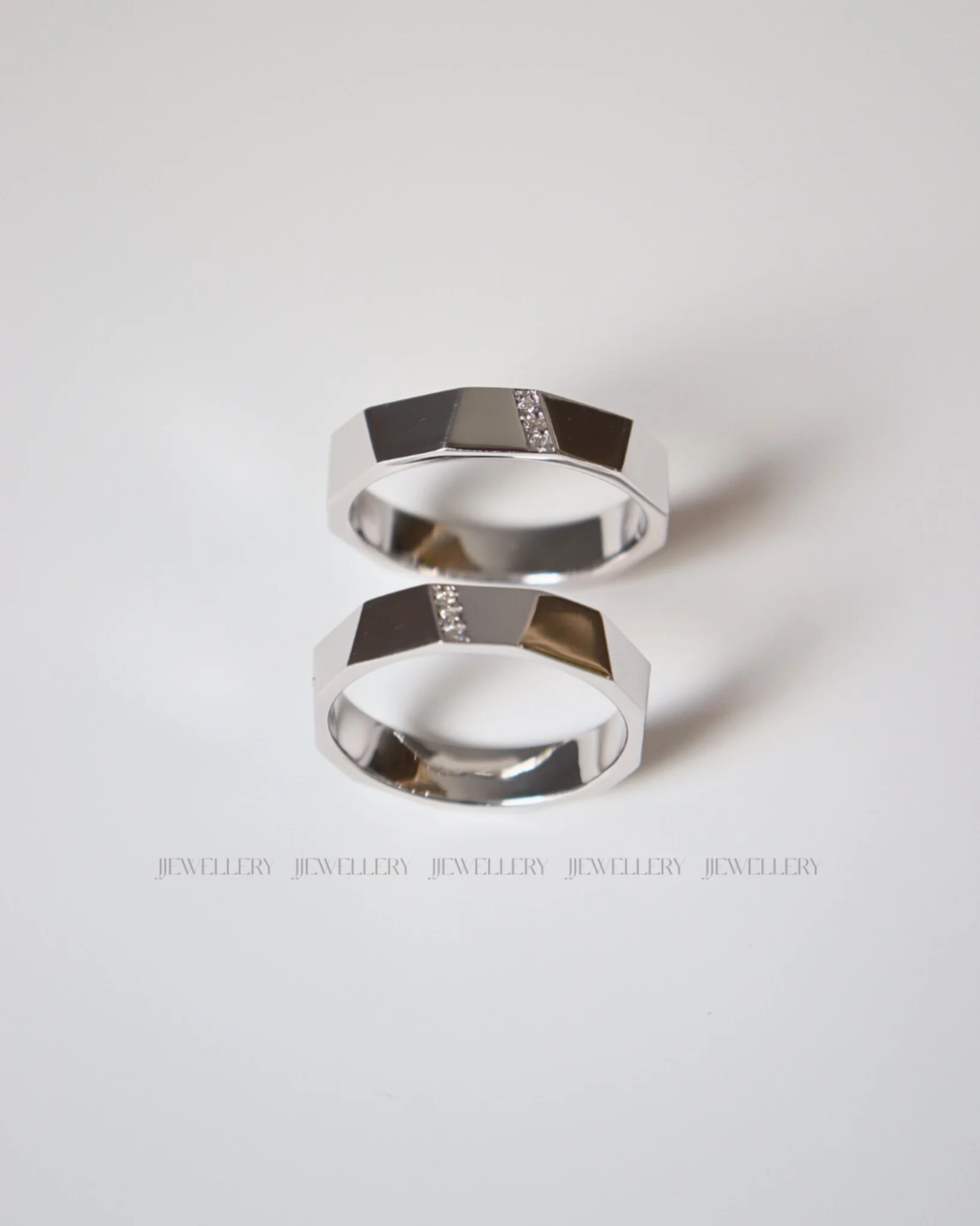 Nhẫn cưới tphcm cách chọn nơi làm nhẫn hợp tay