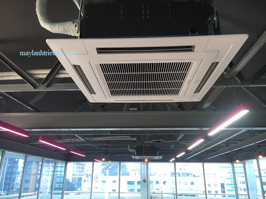 am tran daikin 4 huong.jpg