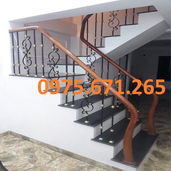 cau-thang-sat-my- thuat (2).jpg