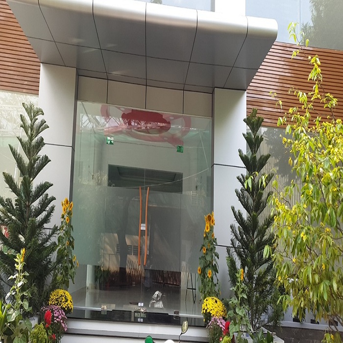 cửa kiếng.jpg