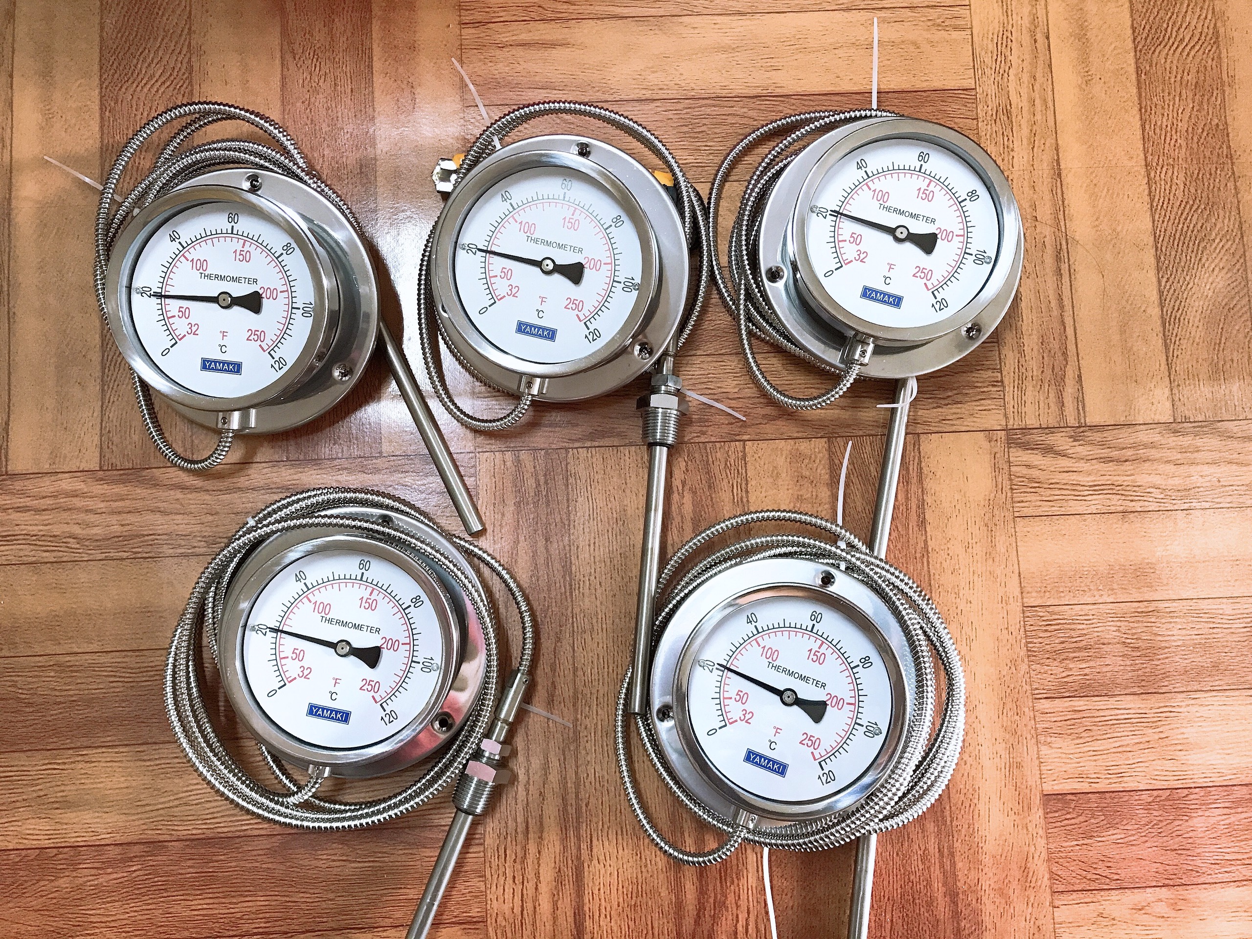 Đồng hồ nhiệt Yamaki 0 - 120 độ.jpg