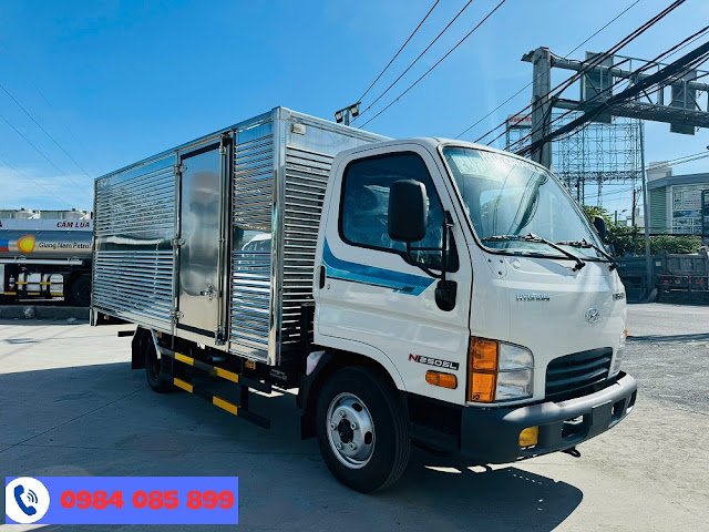gia-lan-banh-xe-2-5-tan-hyundai-thung-kin.jpg