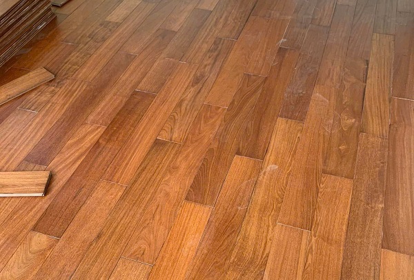 Gỗ tự nhiên Căm Xe chất lượng cao có màu sắc đẹp.jpg