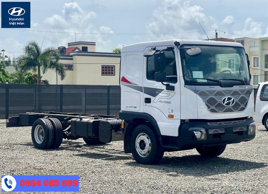 hyundai-ex18-pavise.jpg