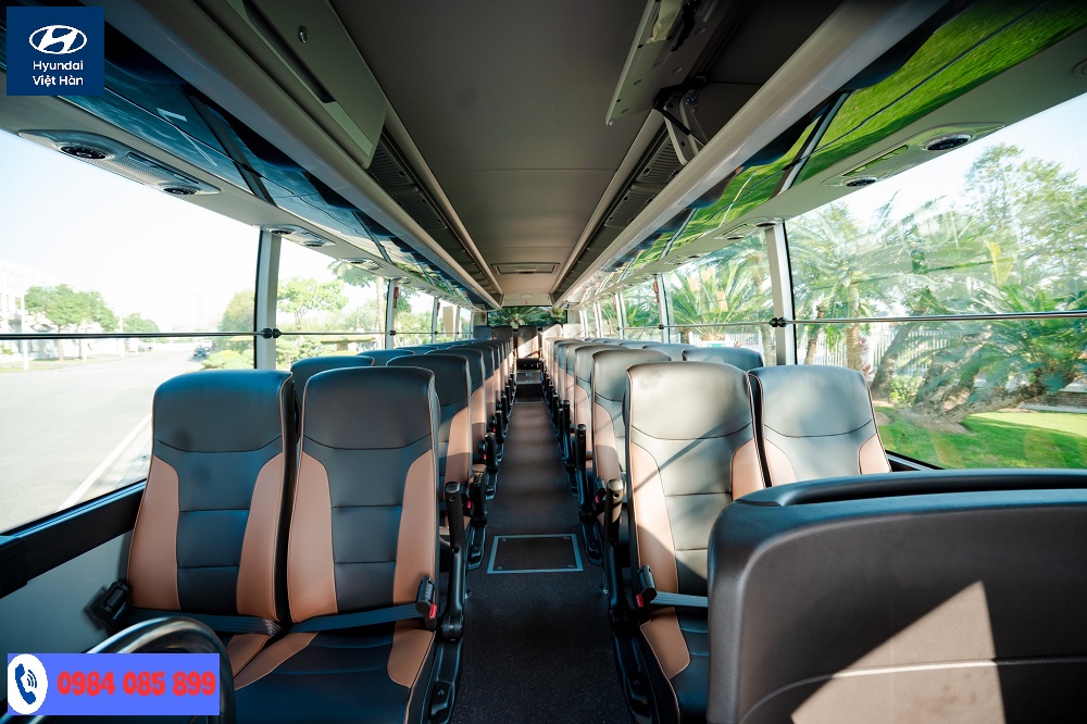 khoang-hanh-khach-hyundai-prestige.jpg