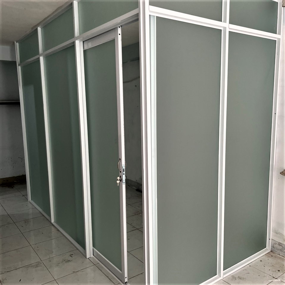 làm nhôm kính quận 4.jpg