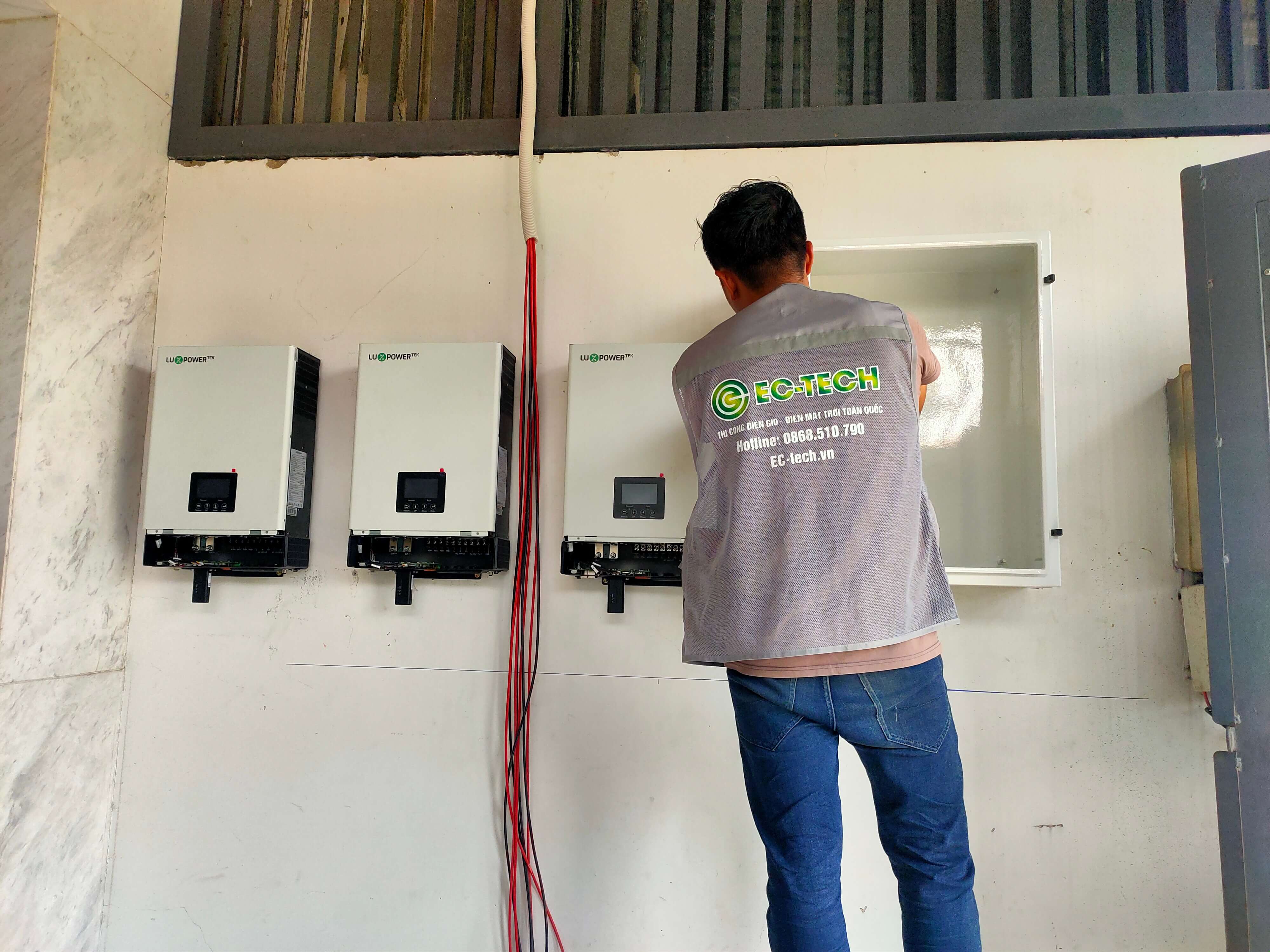 lap-dat-he-thong-dien-mat-troi-14kw-luu-tru-tai-linh-dong-thu-duc-ectech-vn (3) (1).jpg