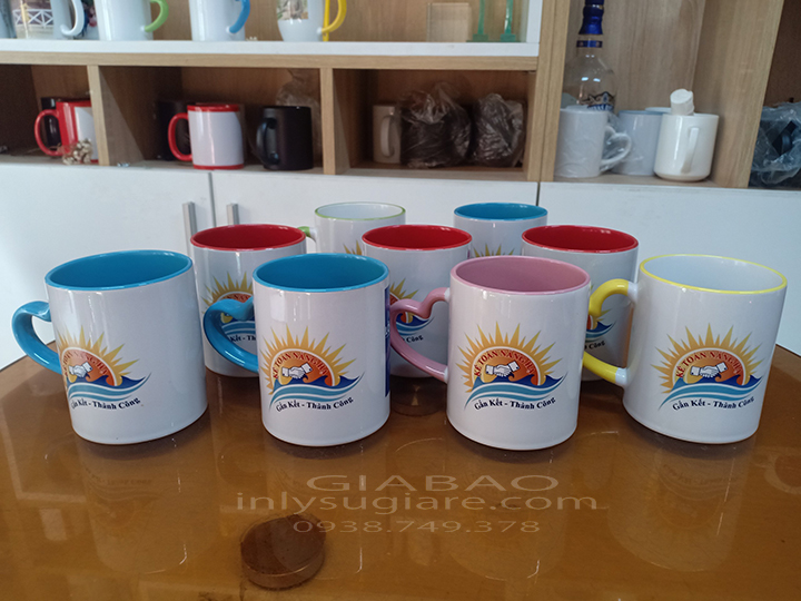 ly sứ quà tặng (2).jpg