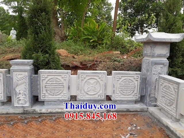 Mau-lan-can-tuong-rao-da-Thiet-ke-khu-lang-nha-mo-dep.jpg