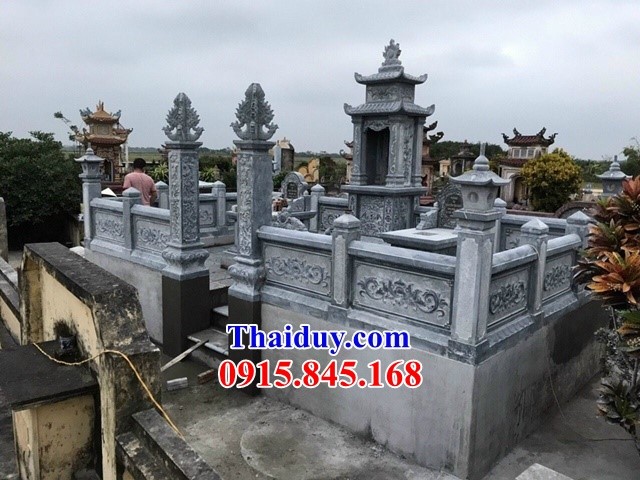 Mau-lan-can-tuong-rao-da-Thiet-ke-khu-nha-mo-dep-2022.jpg