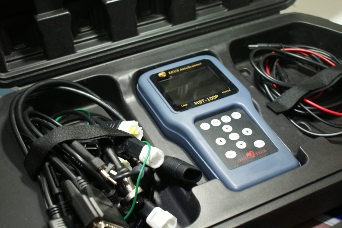 Máy-phát-hiện-lỗi-xe-máy-MST-100.jpg