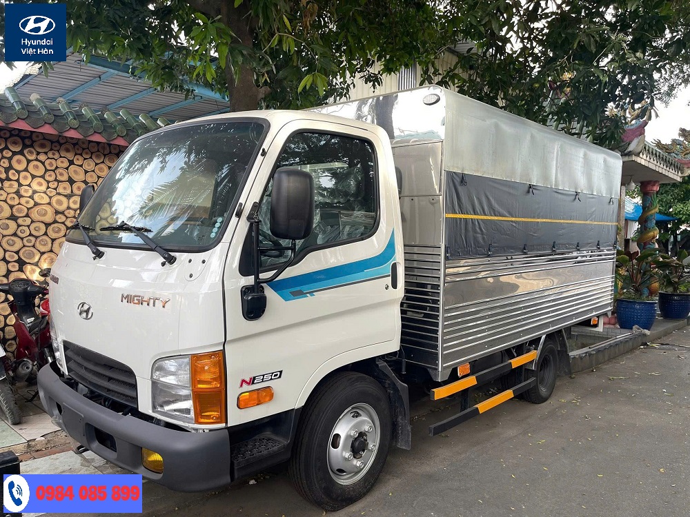 mua-xe-day-lai-hyundai-n250.jpg