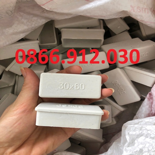 nap-chup-nhua-bit-dau-sat-hop-30x60mm.jpg