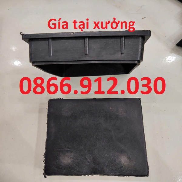 nut-bit-cao-su-vuong-100x100mm.jpg