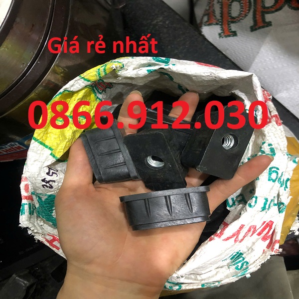 nut-bit-nhua-25x50mm.jpg