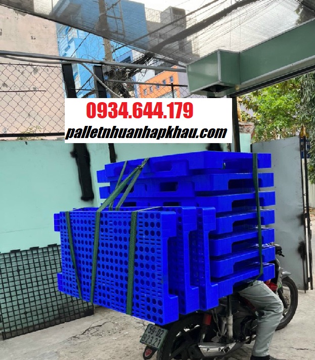 pallet nhựa cũ Cần Giuột.jpg