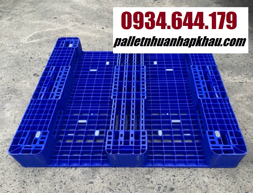 pallet nhựa cũ.jpg