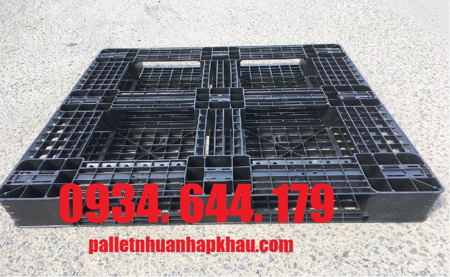 pallet nhựa cũ.jpg