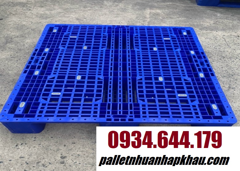 pallet nhua cu soc trang.jpg