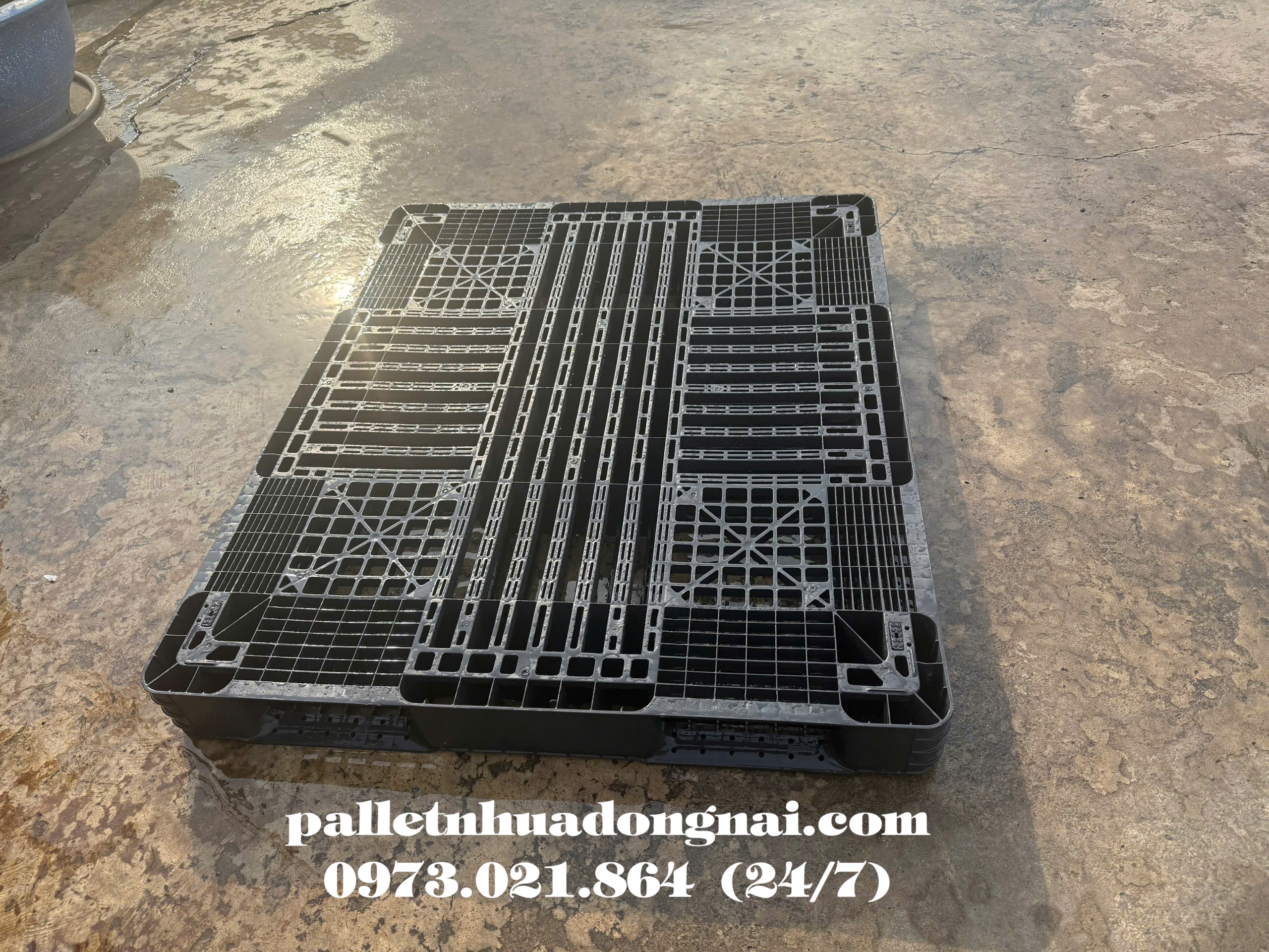 pallet-nhua-gia-re (2).jpg