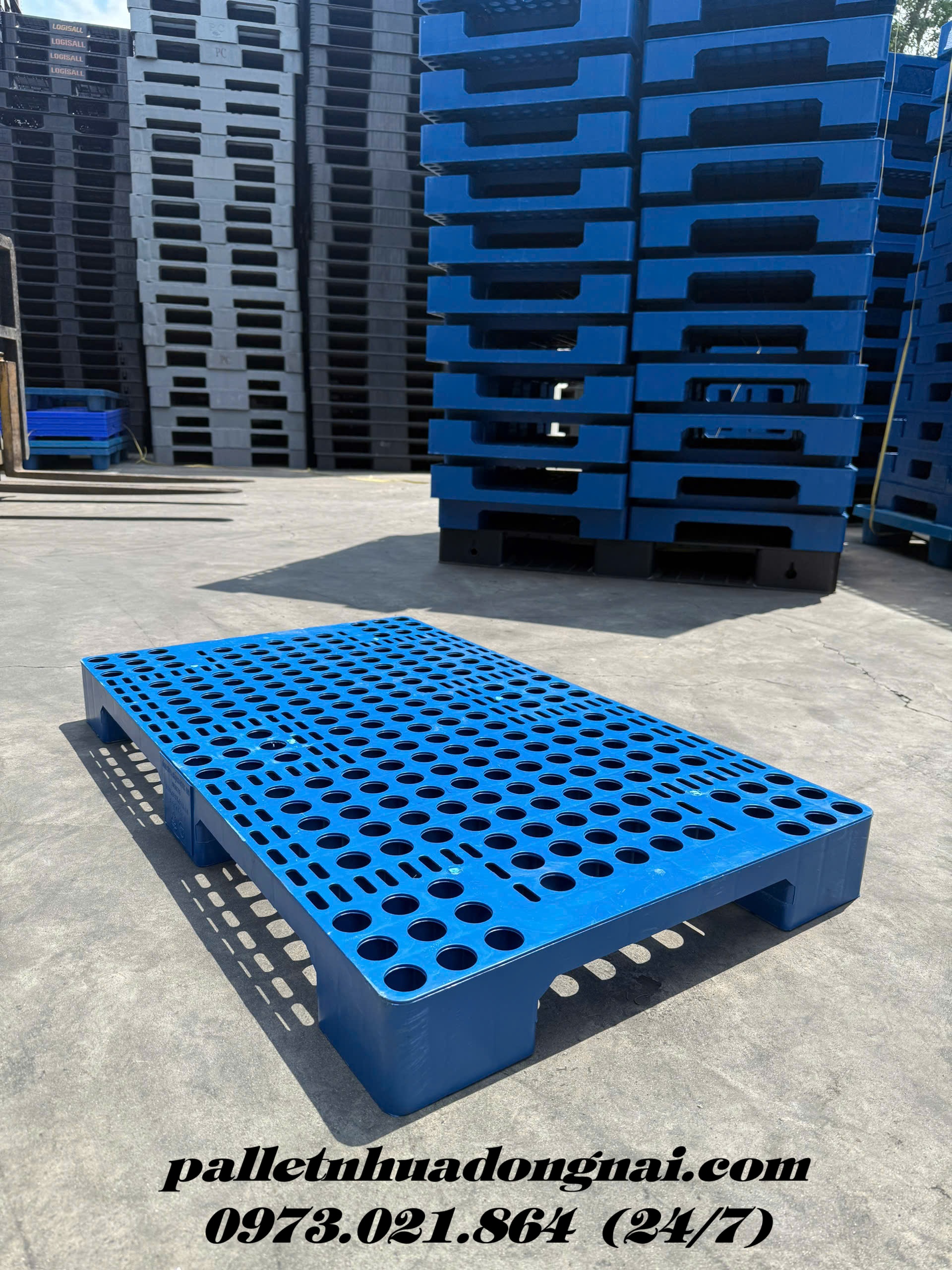 pallet-nhua-lot-san (3).jpg