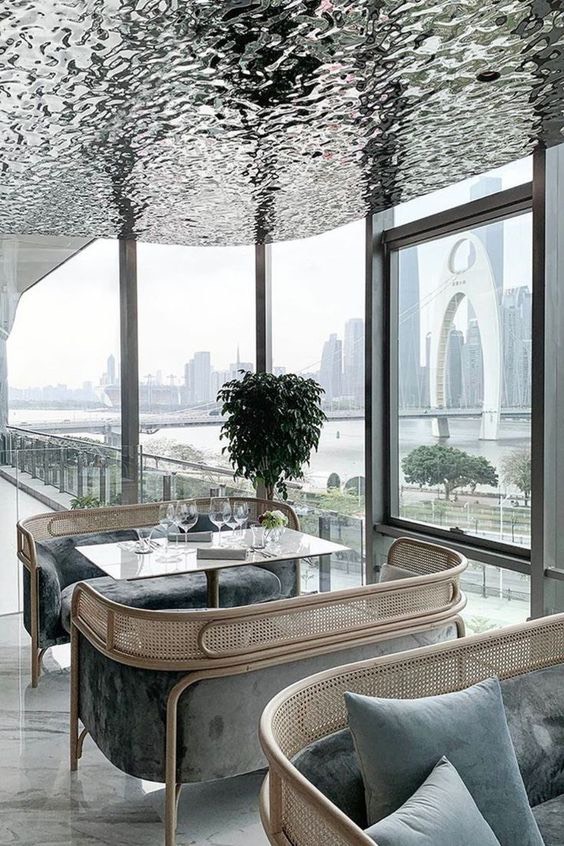 Thi công inox 3d sóng nước giá rẻ.jpg