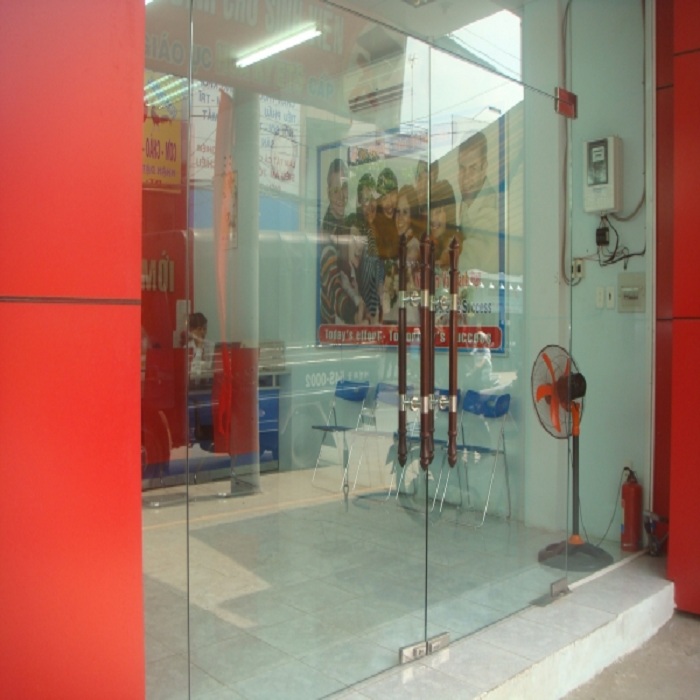 VÁCH KIẾNG CƯỜNG LỰC QUẬN 10.jpg