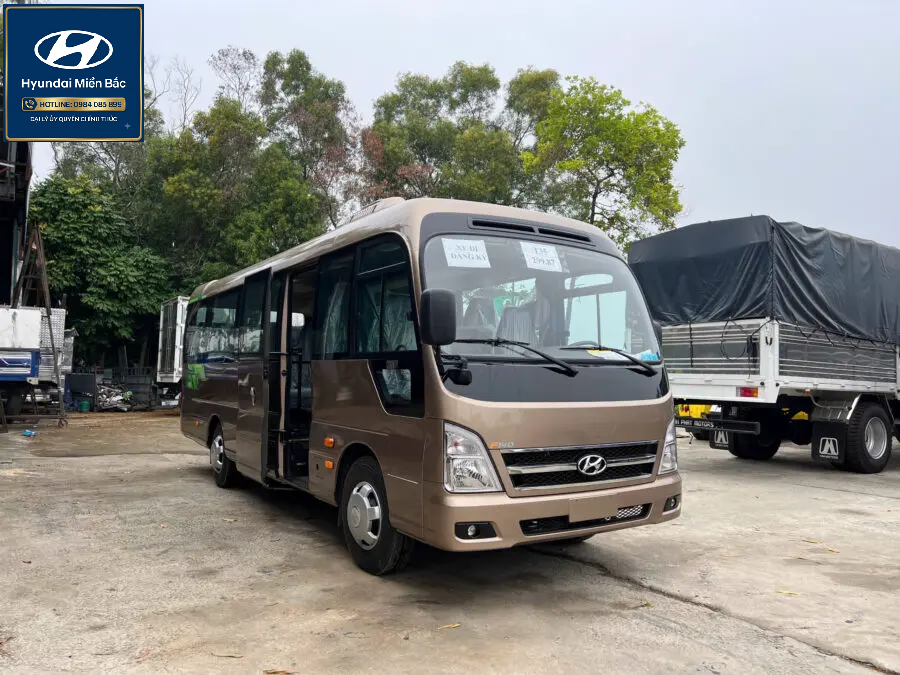 xe-29-cho-hyundai-county.png