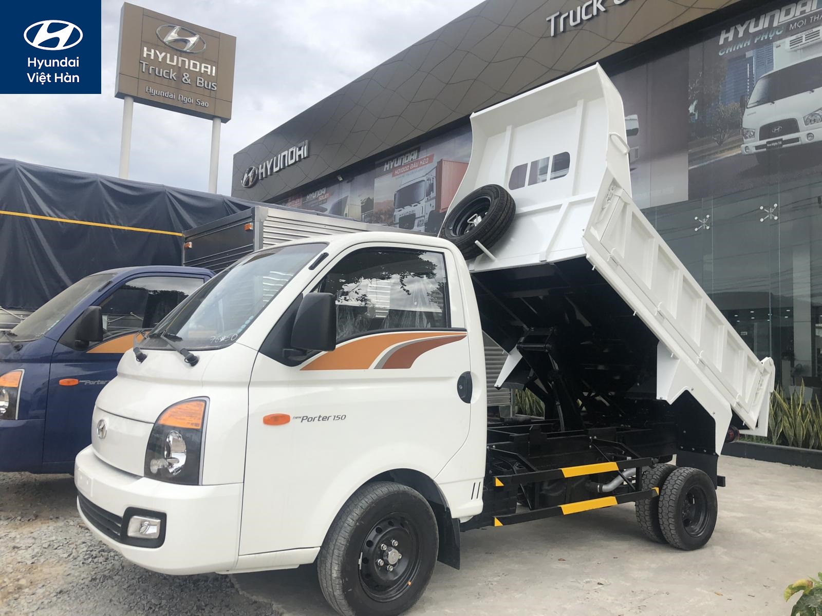 xe-ben-hyundai-h150.jpg