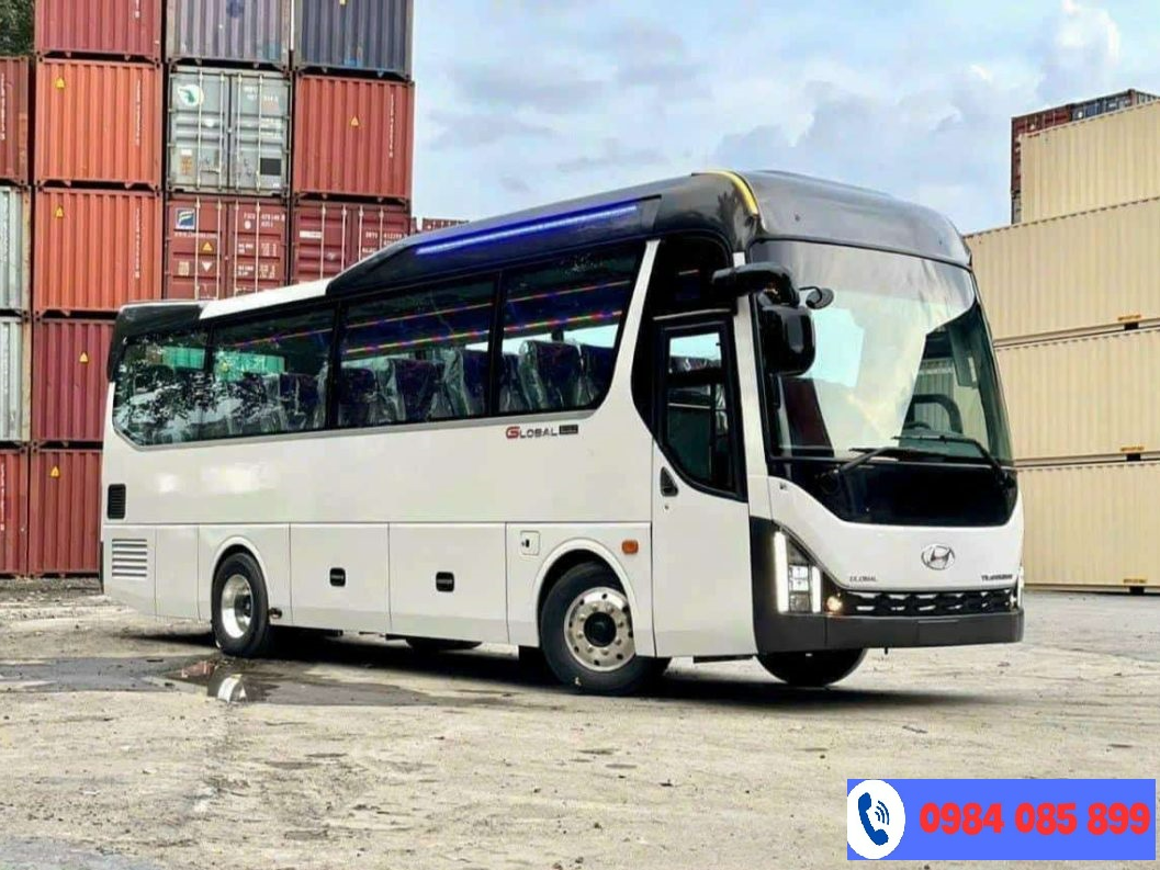 xe-khach-47-cho-hyundai-universe-1.PNG