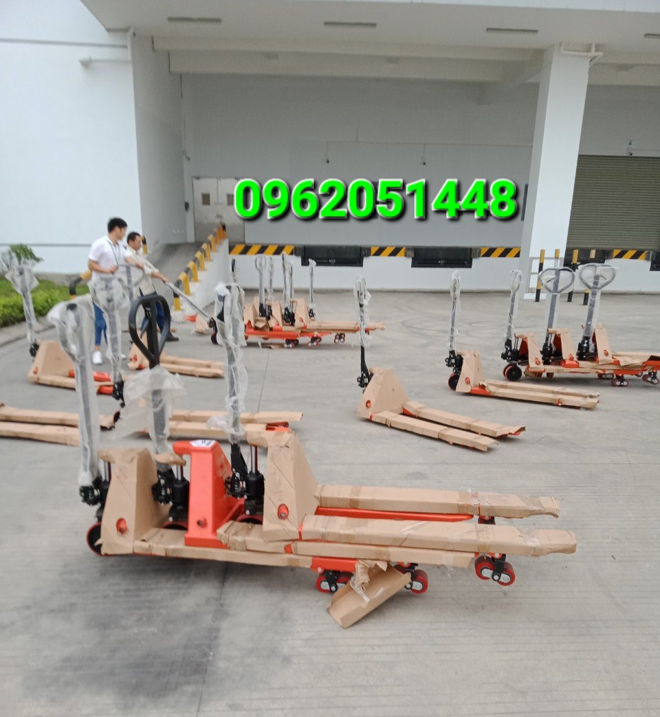 Xe-nâng-tay-3-tấn-5-tấn-tại-Vĩnh-Phúc-giá-rẻ.jpg