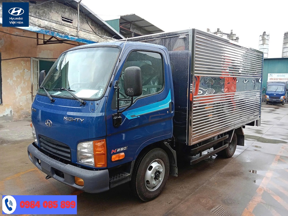 xe-tai-hyundai-n250-thung-kin.jpg